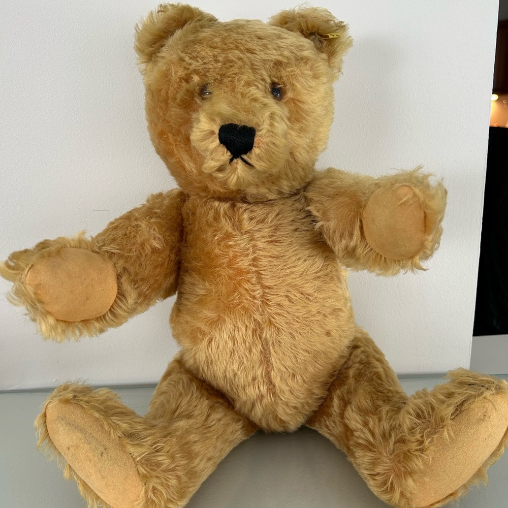 Steiff original jointed Golden bear